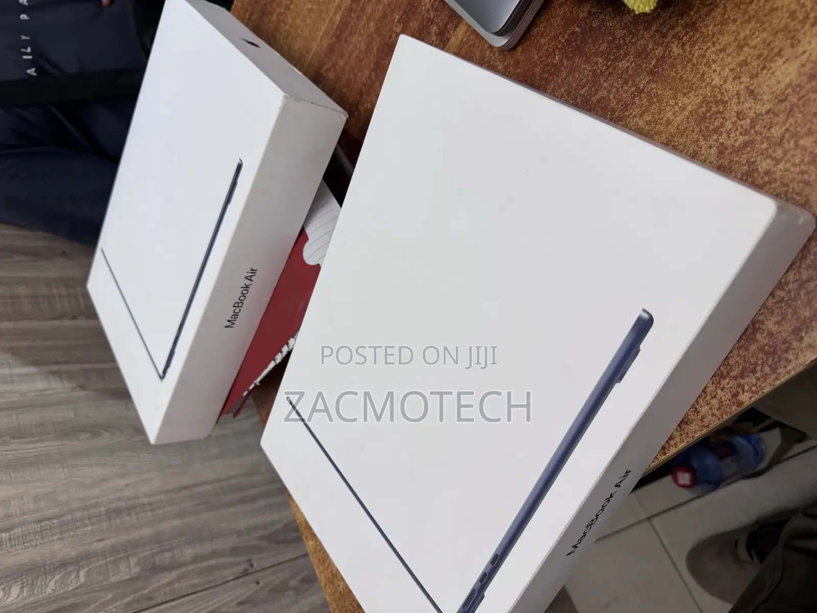 New Laptop Apple MacBook Air 2024 M3 13-Inch 16GB Apple M3 SSD 256GB