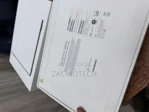 New Laptop Apple MacBook Air 2024 M3 13-Inch 16GB Apple M3 SSD 256GB
