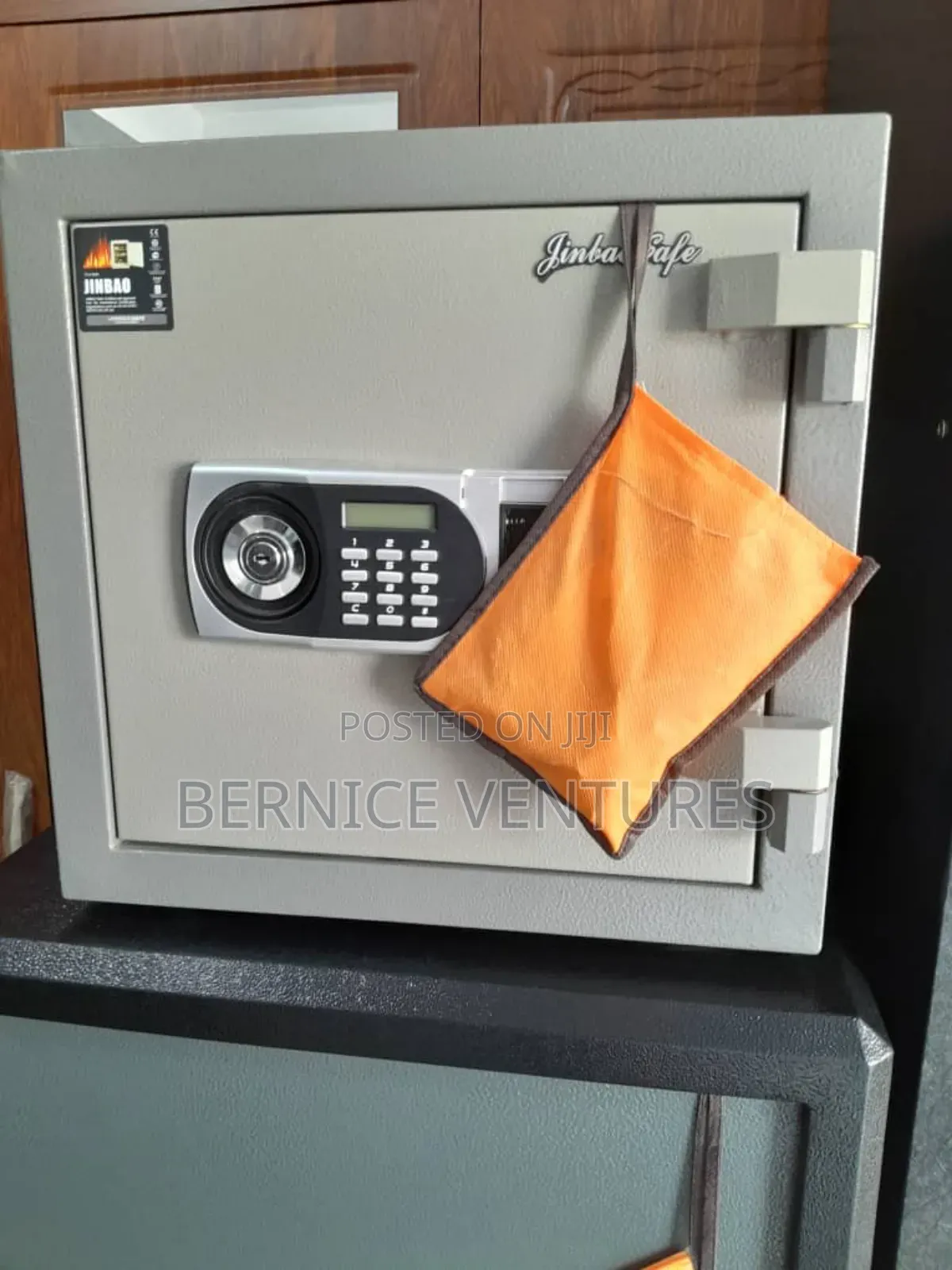 Modern Money  Safe