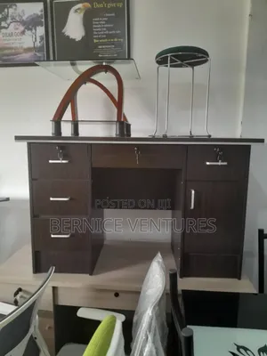 5 Drawers With Side Door