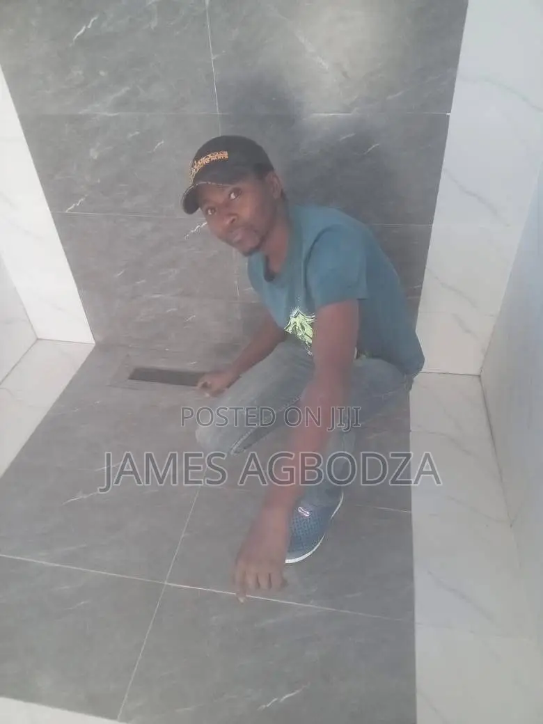 Am a Professional Tiler
