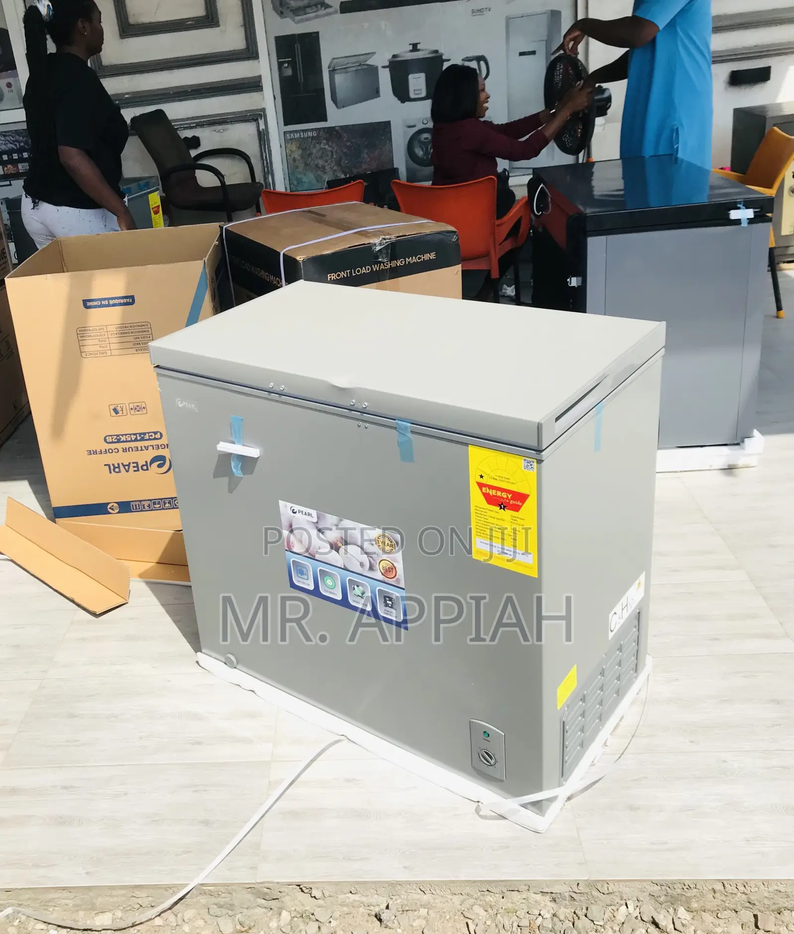 Quiet and Efficient Pearl 200ltr Single Door Chest Freezer.