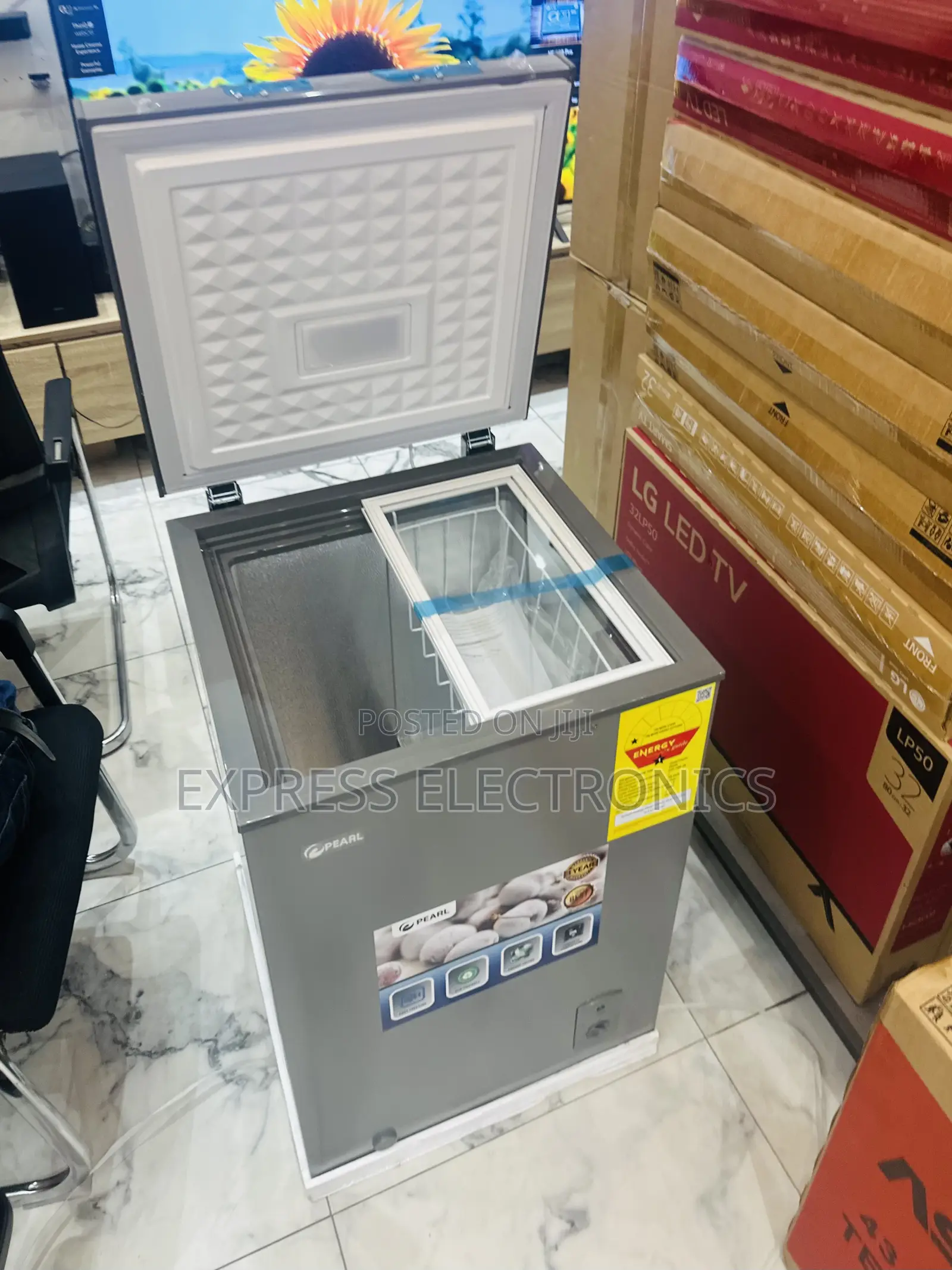 Strong Durable Materials Chest Freezer 100L Pearl