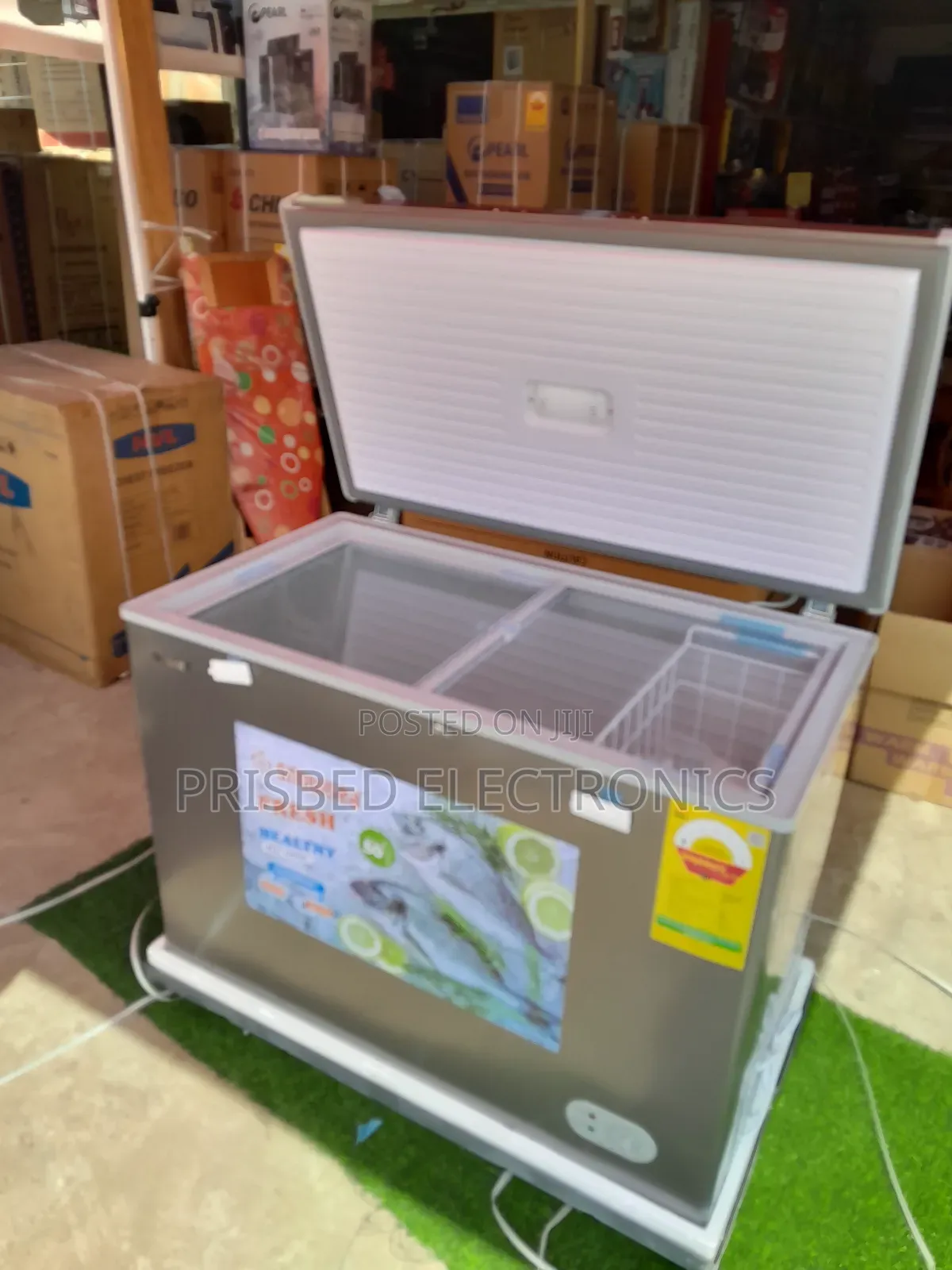 ``{}Snownsea Chest Freezer 270 Litres