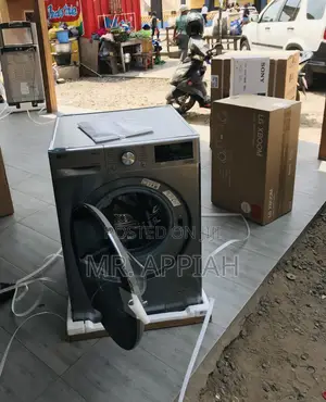 Smart Wash LG F4V5RGP2T 10.5kg Front Load Washing Machine.