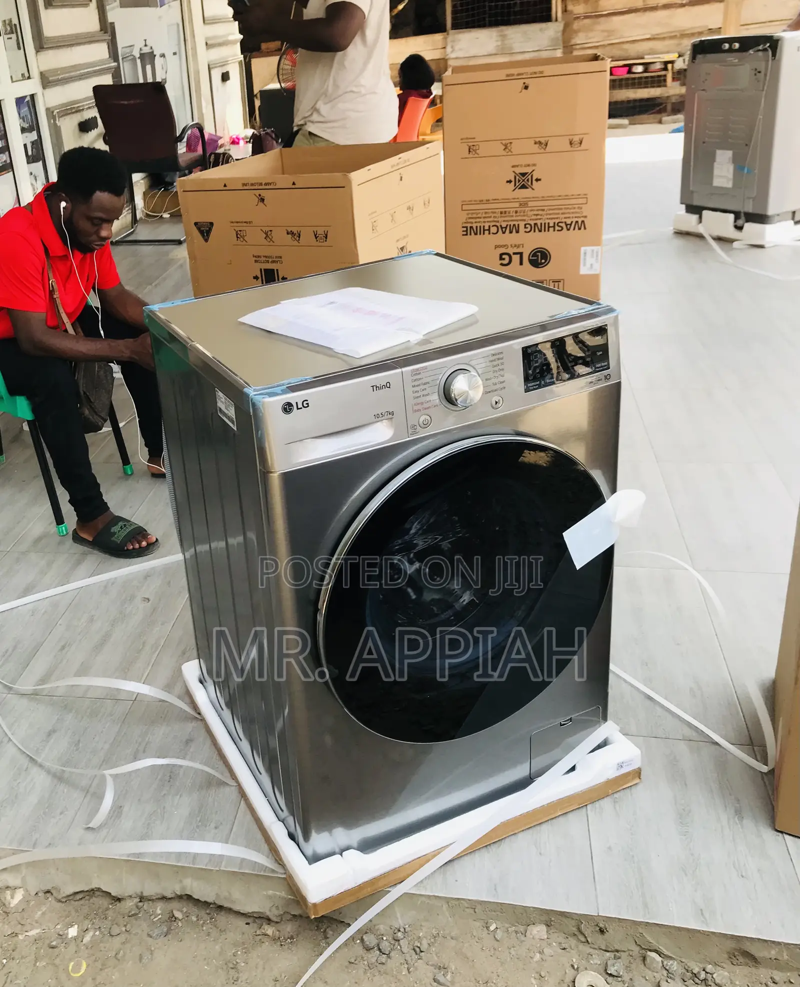 Efficient LG 10.5kg Front Load Washing Machine(Gray) 