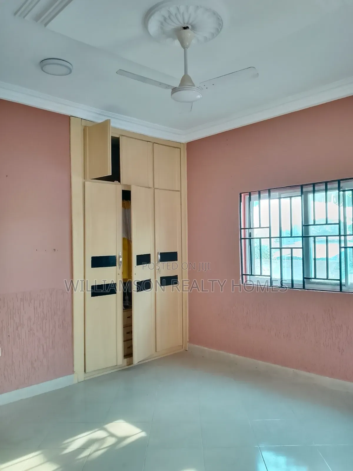 3bdrm House in Community 18 Area, Spintex for rent