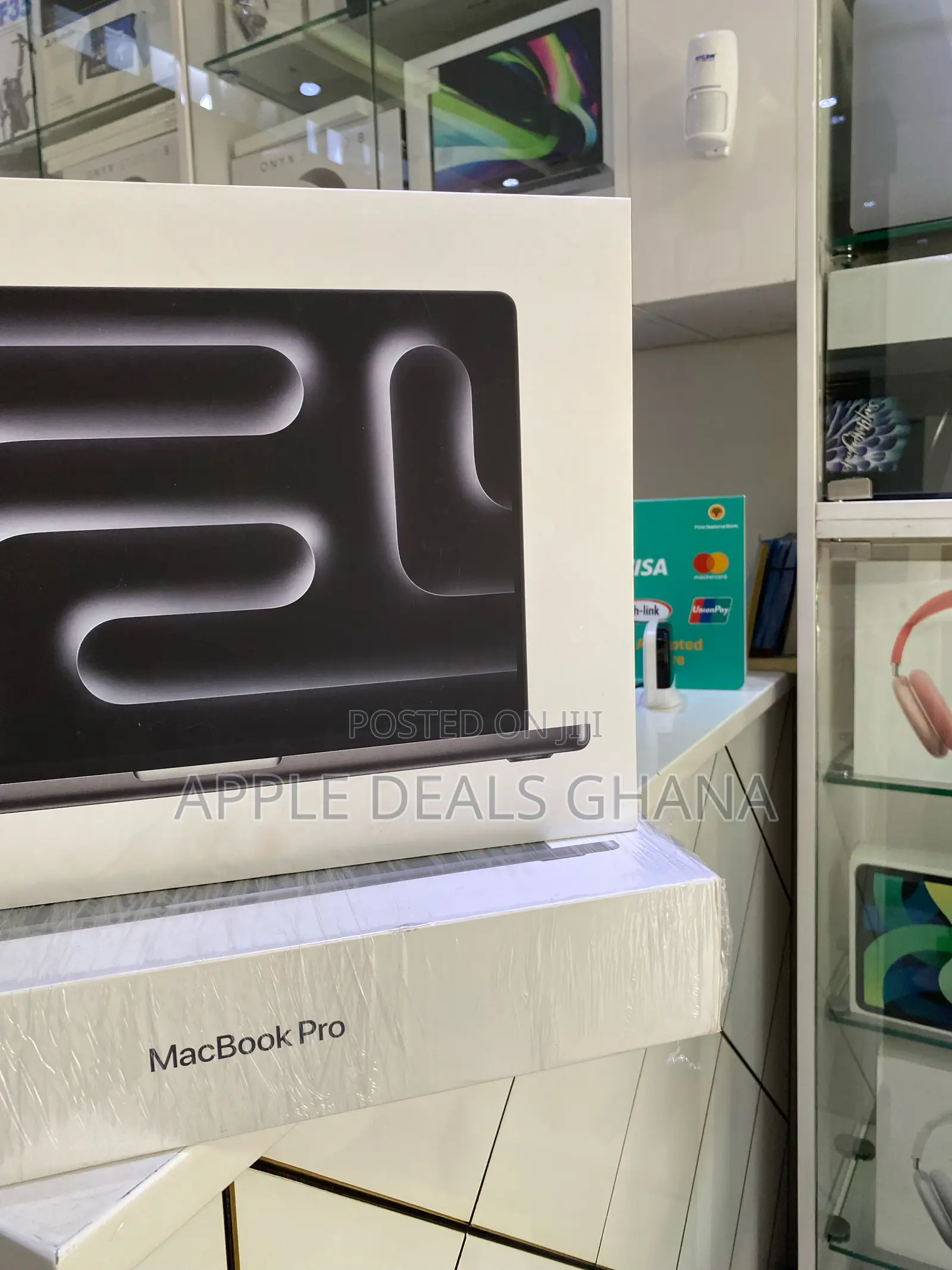 New Apple MacBook Pro 2024 M4 Pro 14-inch 16GB Apple M4 SSD 512GB