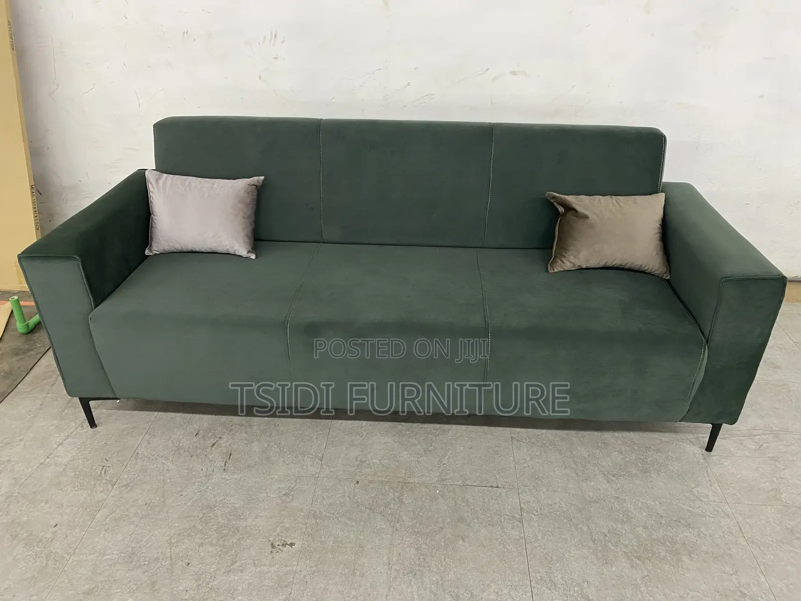 Quality 3in1 Sofa With Pillows