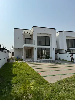 4bdrm House in East Airport for sale