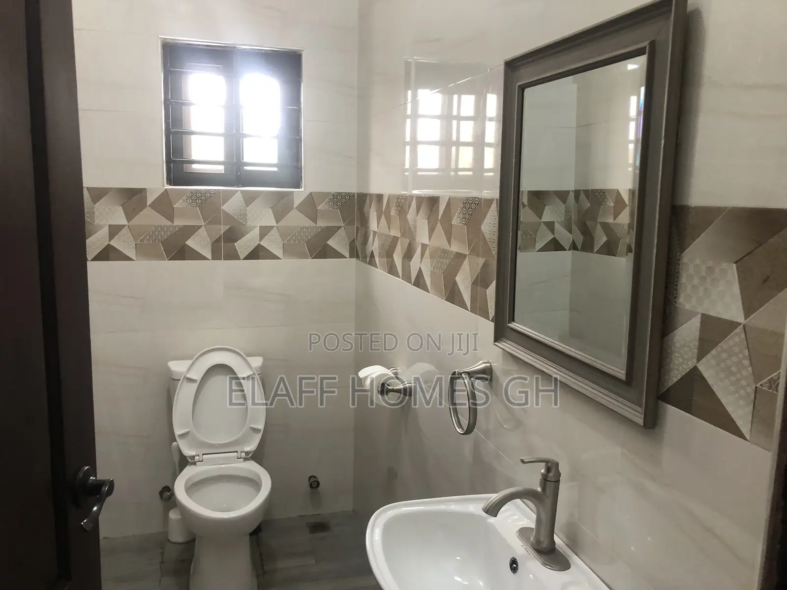 Furnished 2bdrm Apartment in Elaffhomesgh, Adjiriganor for rent