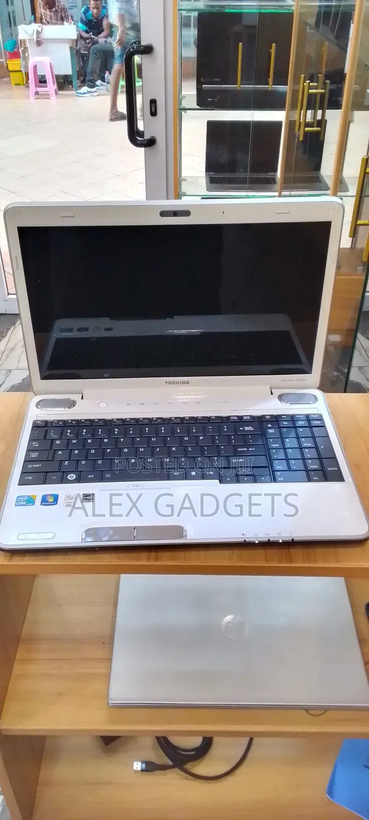 Laptop Toshiba Satellite A500 4GB Intel Core I5 HDD 750GB