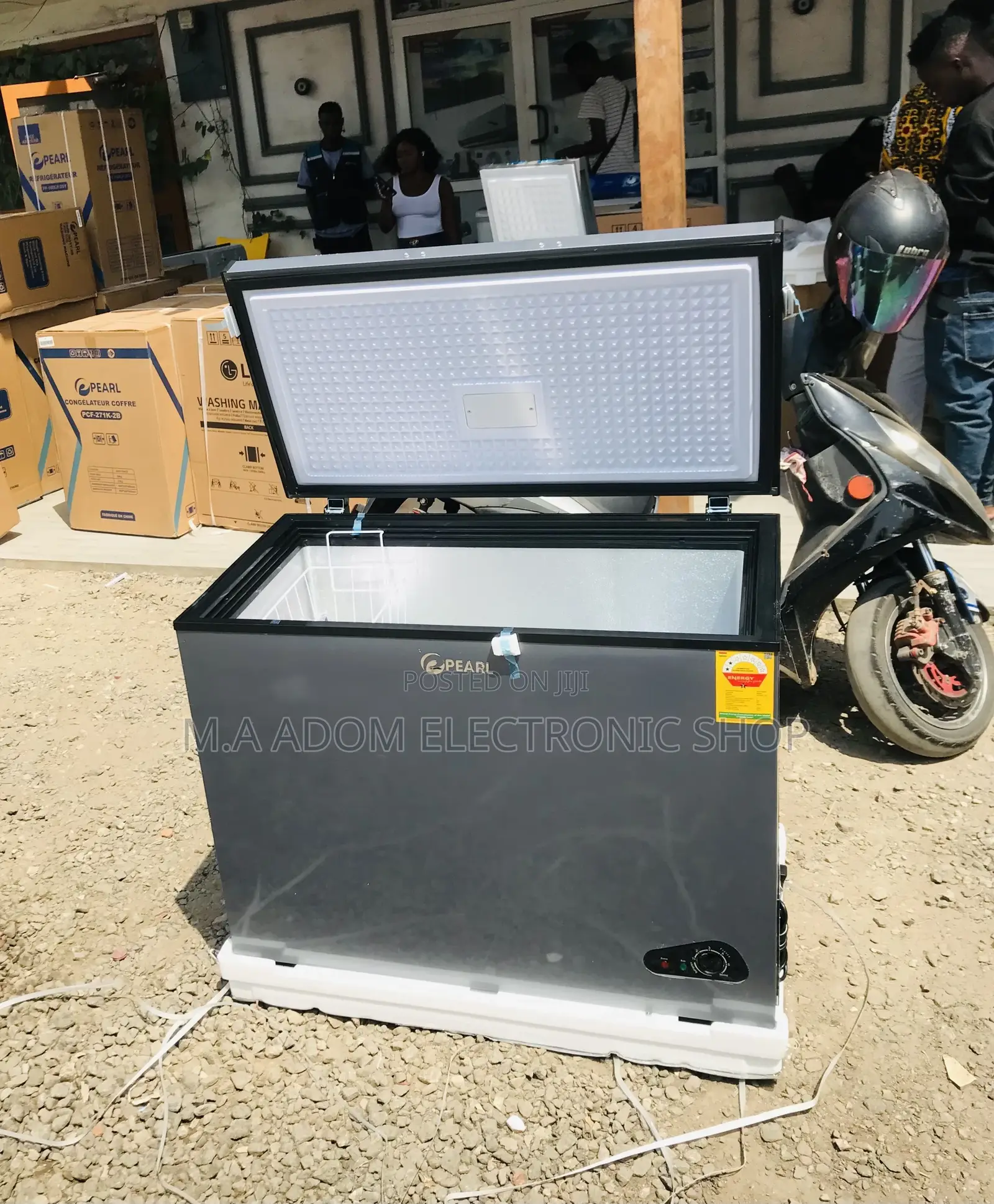 Extremely Chilling Pearl 250ltr Single Door Chest Freezer.