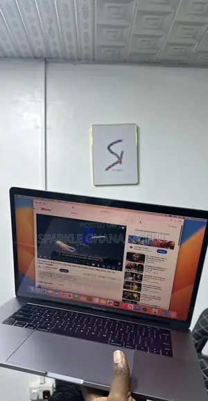 Laptop Apple MacBook Pro 2017 16GB Intel Core I7 SSD 256GB