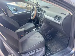Volkswagen Tiguan 2.0T S AWD 4MOTION 2018 Gray