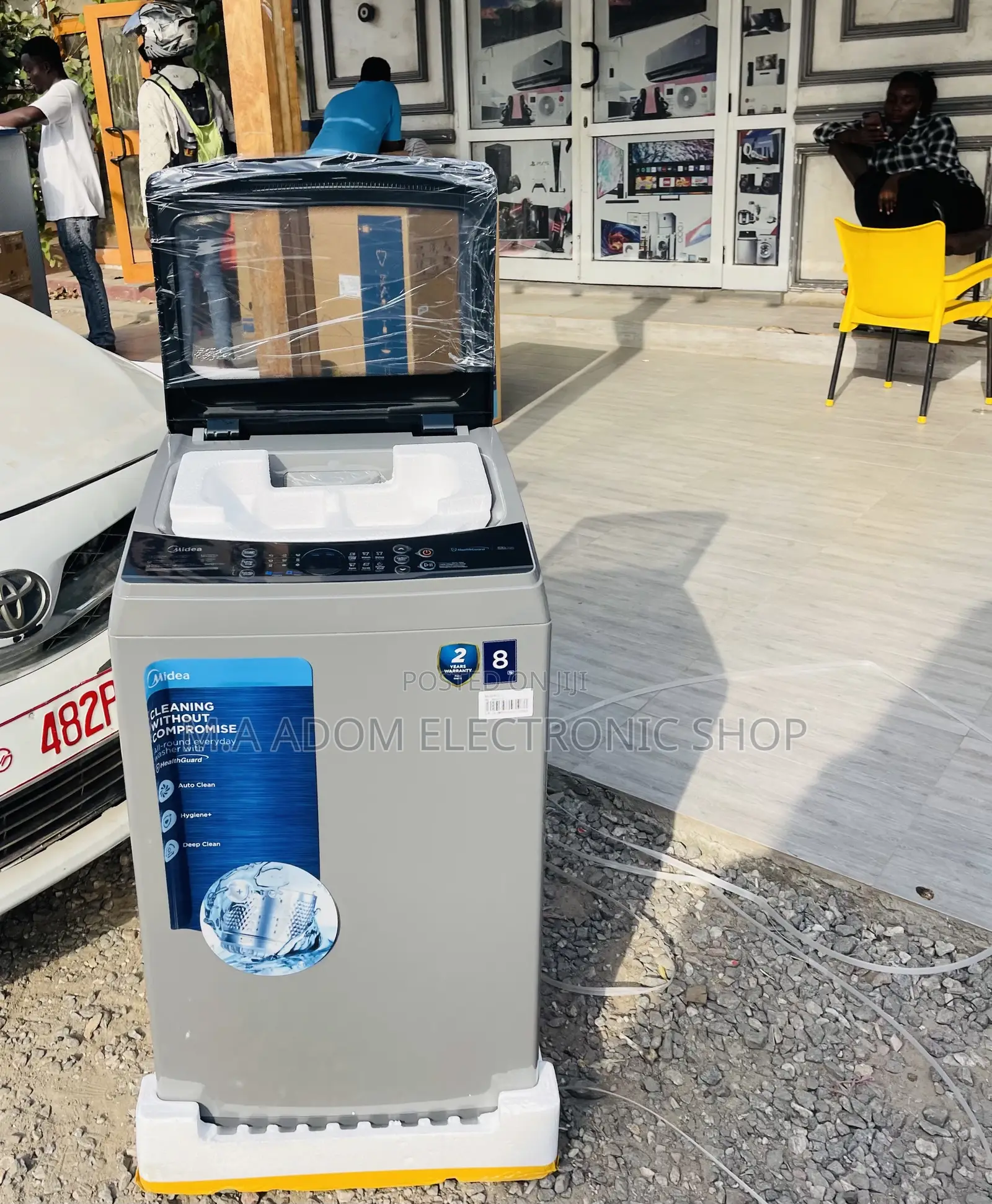 Quiet and Efficient Midea 8kg Top Load Washing Machine.
