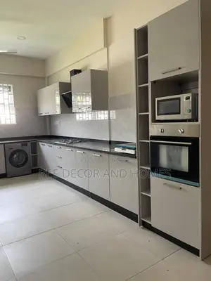 3bdrm House in Bee Decor & Homes, Adenta for sale