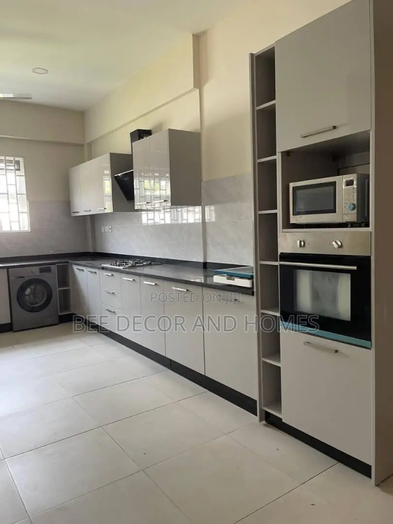 3bdrm House in Bee Decor & Homes, Adenta for sale