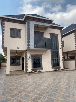 4bdrm Duplex in Achimota, Accra Metropolitan for sale