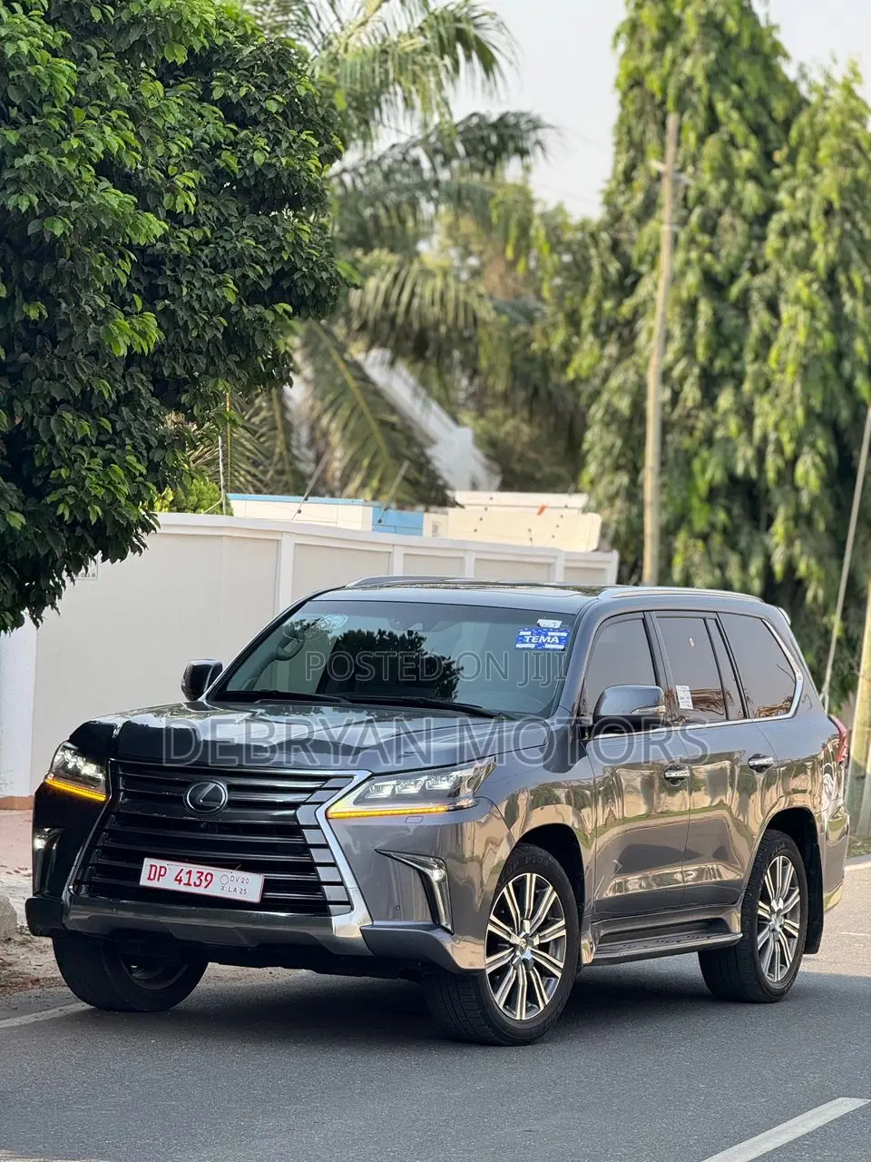 Lexus LX 570 AWD 2017 Gray