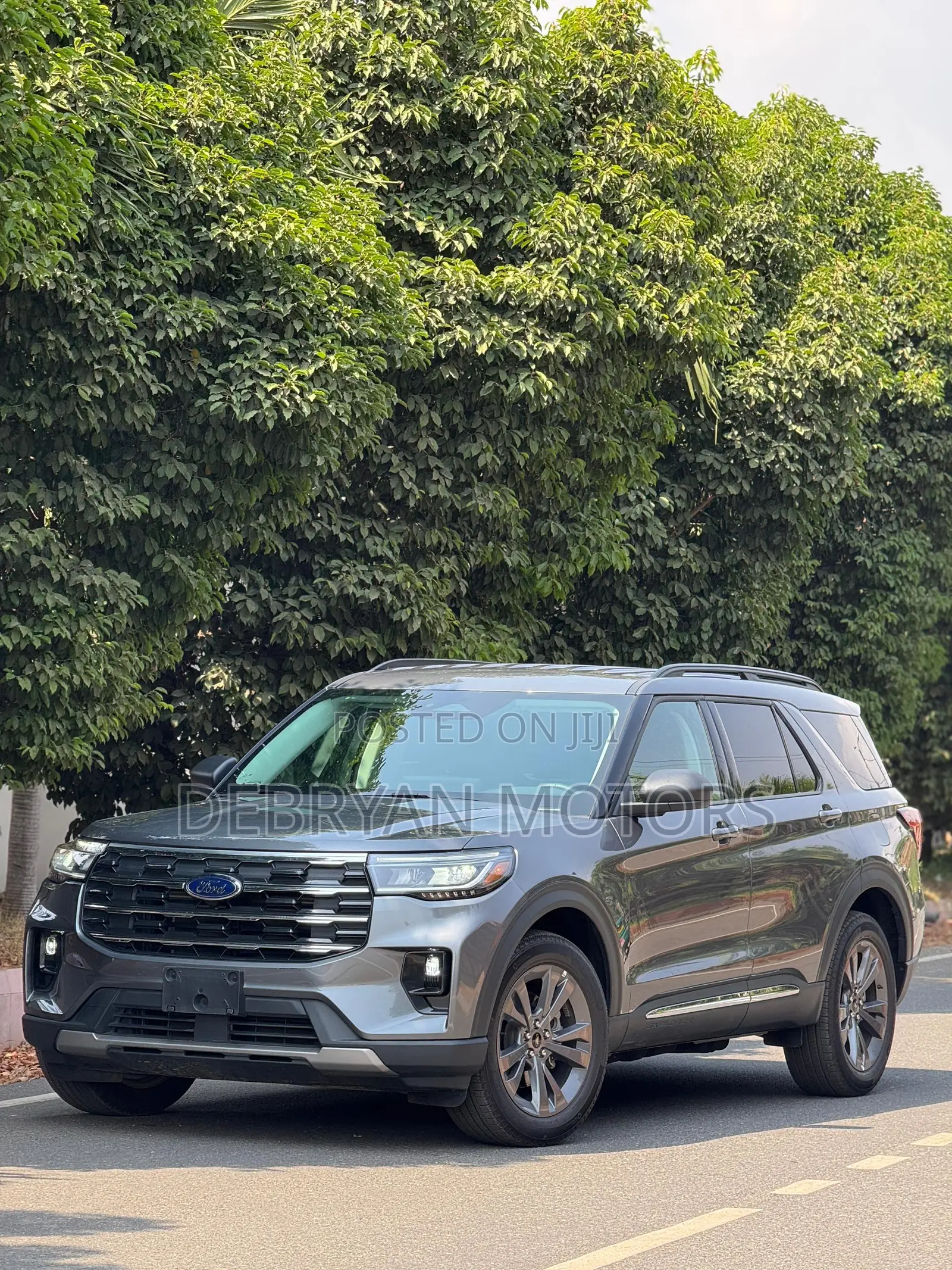 Ford Explorer 2025 Gray