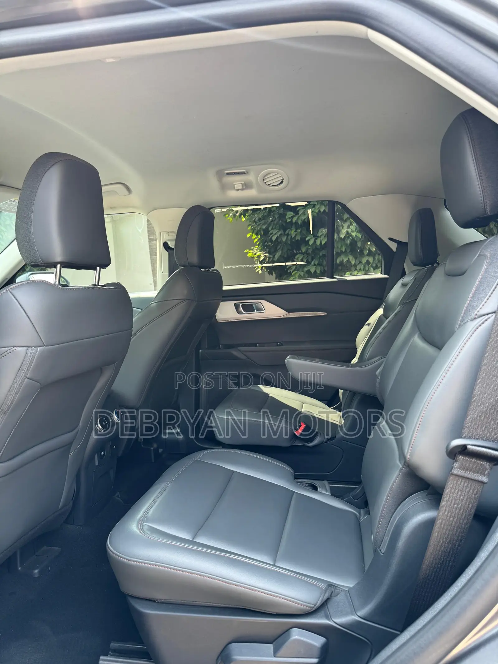 Ford Explorer 2025 Gray