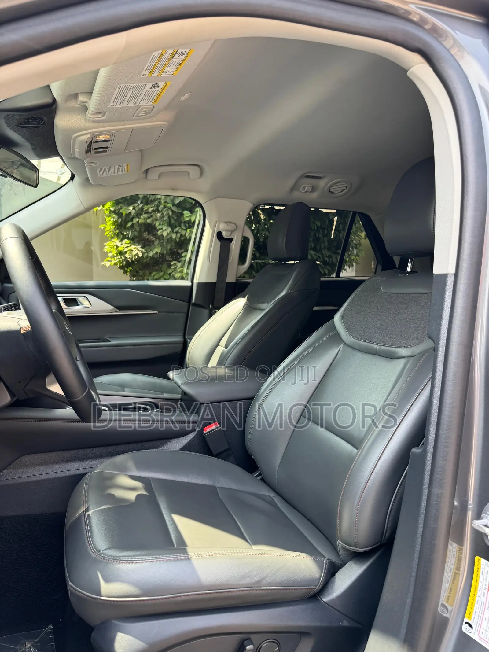 Ford Explorer 2025 Gray