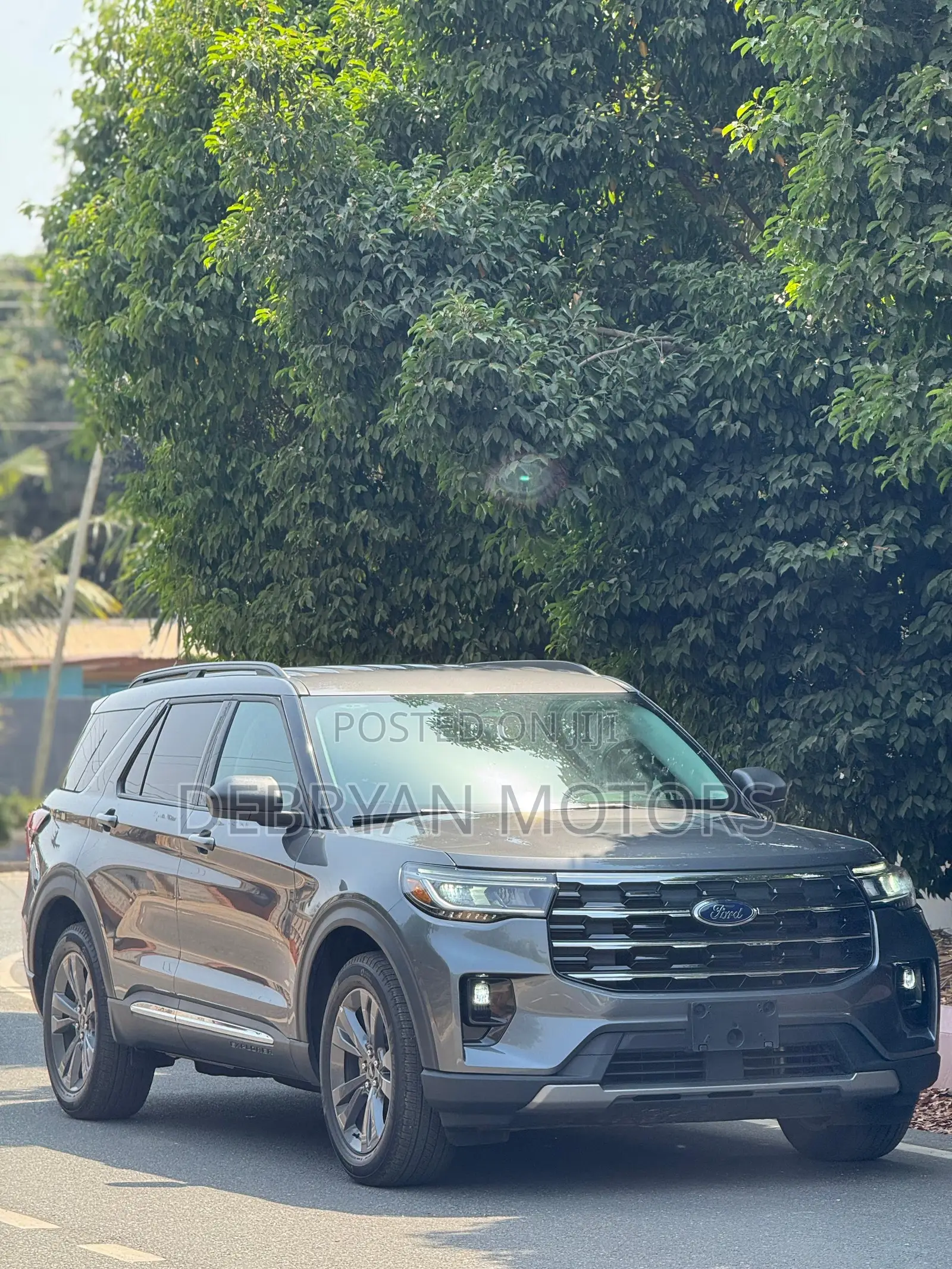 Ford Explorer 2025 Gray