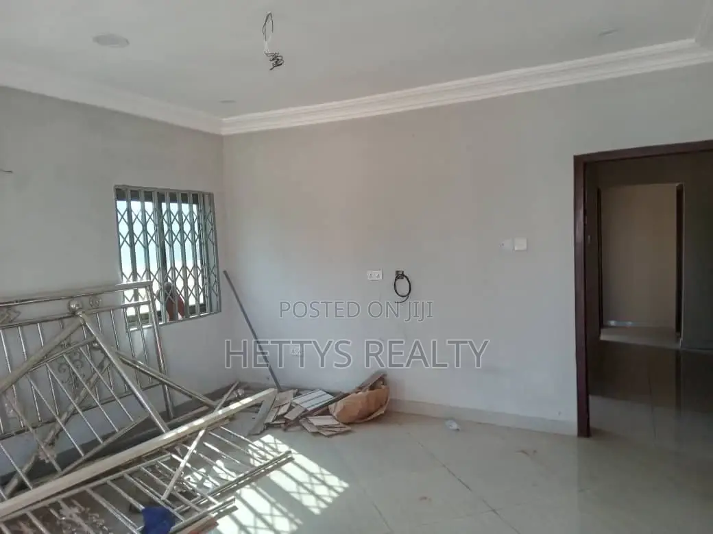 2bdrm House in Adenta for sale