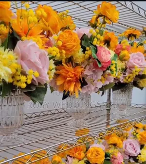 More Centre Pieces Are Available