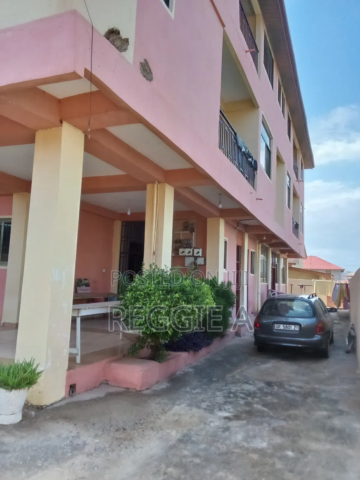 (Bf) ¢150.00!A Day - One Bedroom Studio Fully Furnished Flat.