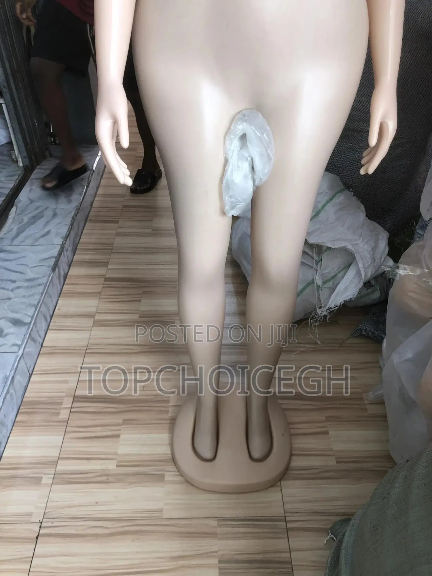 Mannequin/Dummy With Hands