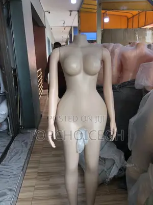 Mannequin/Dummy With Hands