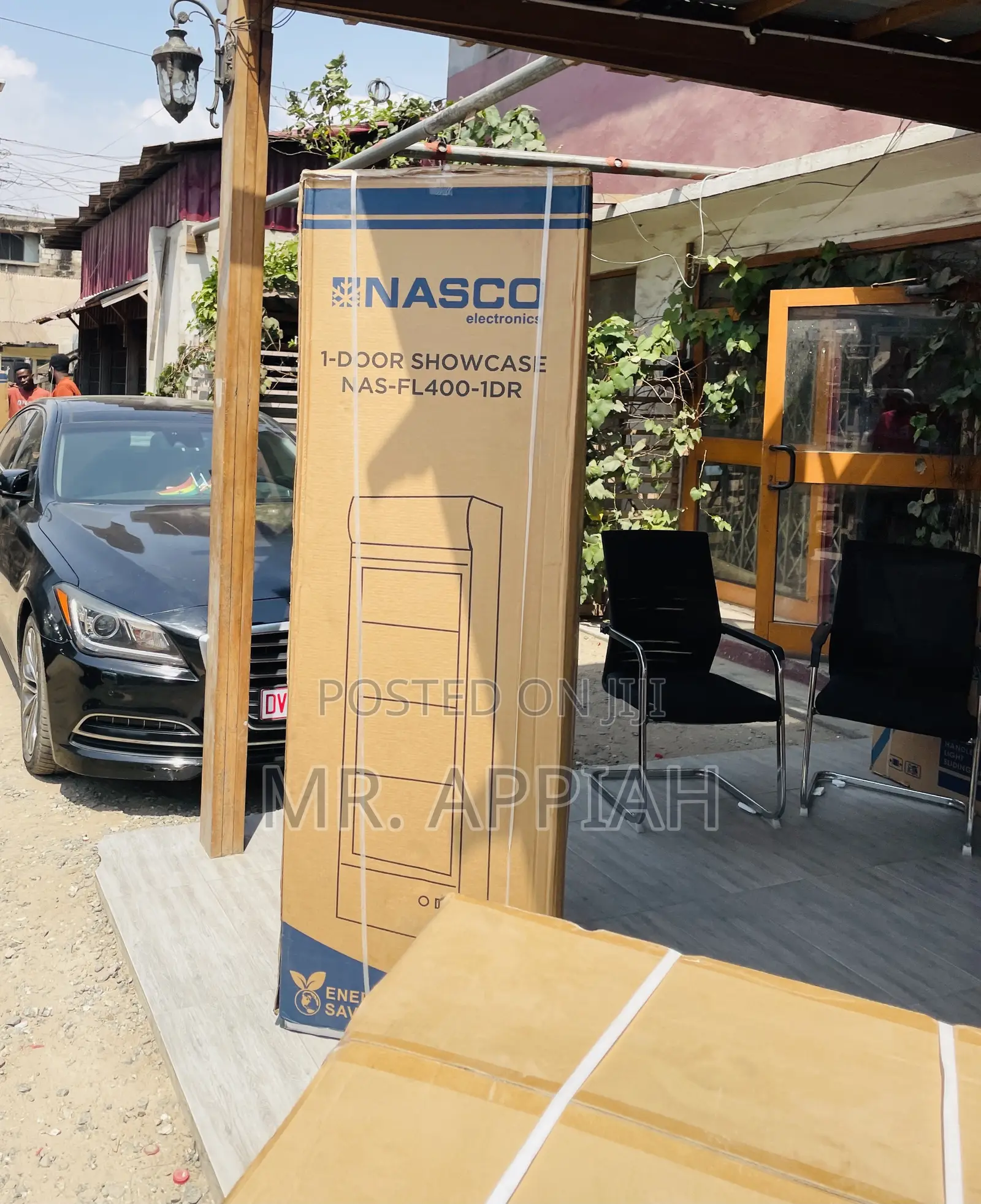 Stay Cool With Nasco Nas-400-1dr 1 Door Display Fridge.
