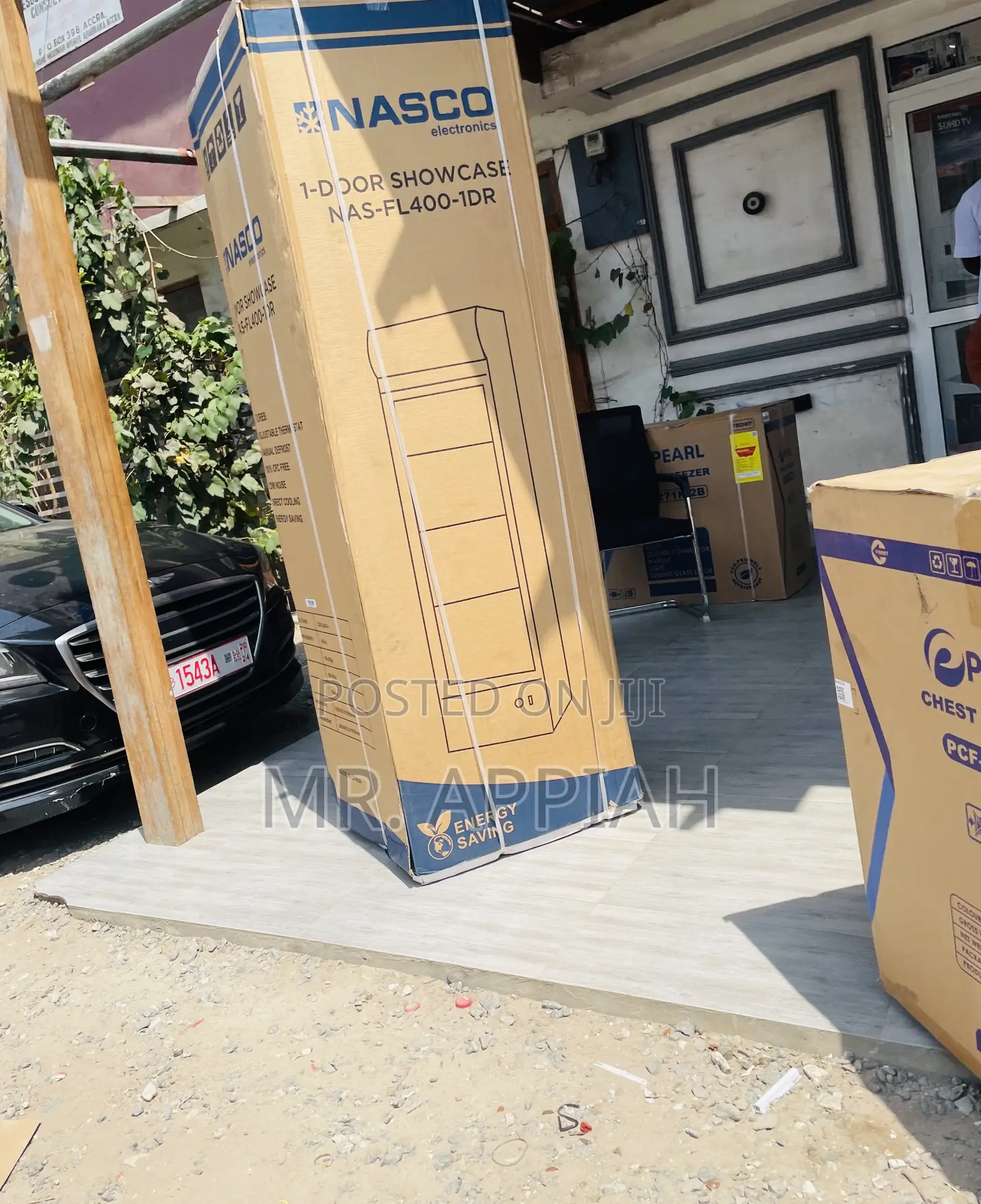 Unique Nasco Nas-400-1dr Single Door Beverage Cooler.
