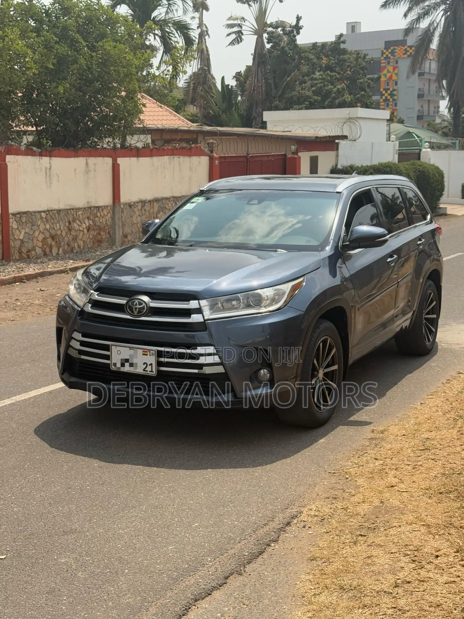 Toyota Highlander XLE 4x4 V6 (3.5L 6cyl 8A) 2017 Blue