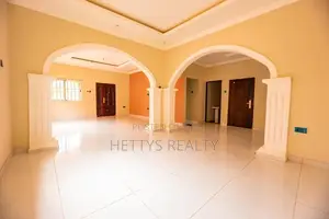 3bdrm House in Oyarifa for sale