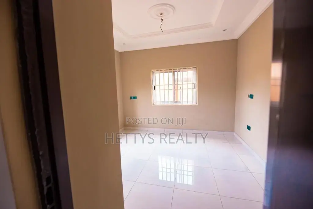 3bdrm House in Oyarifa for sale