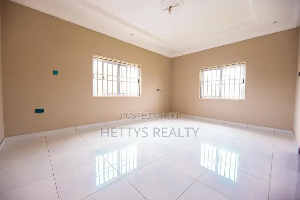 3bdrm House in Oyarifa for sale