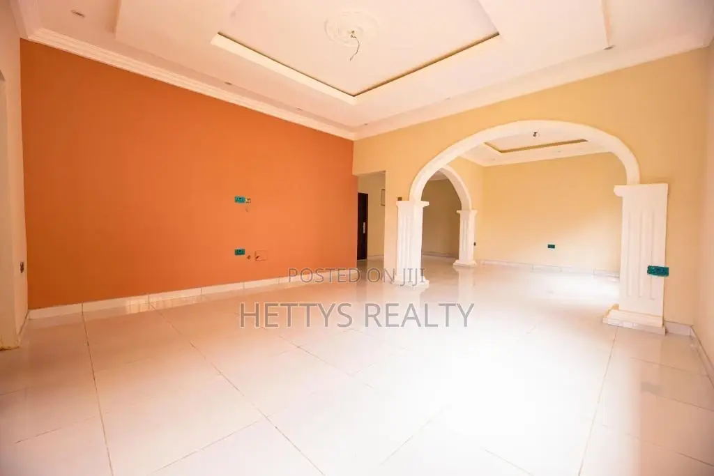 3bdrm House in Oyarifa for sale