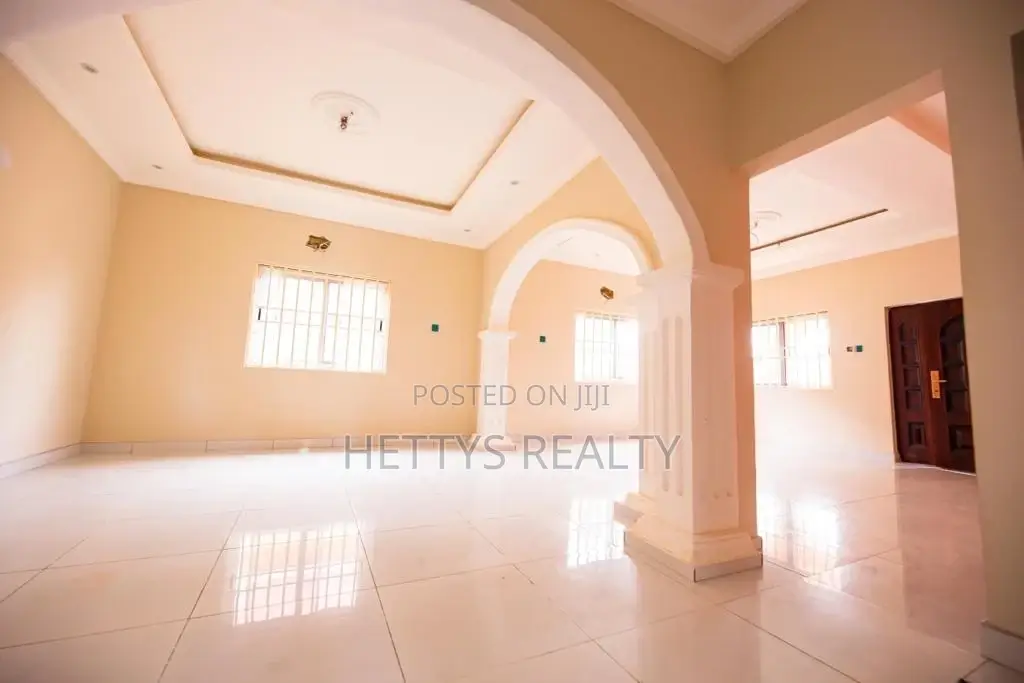 3bdrm House in Oyarifa for sale