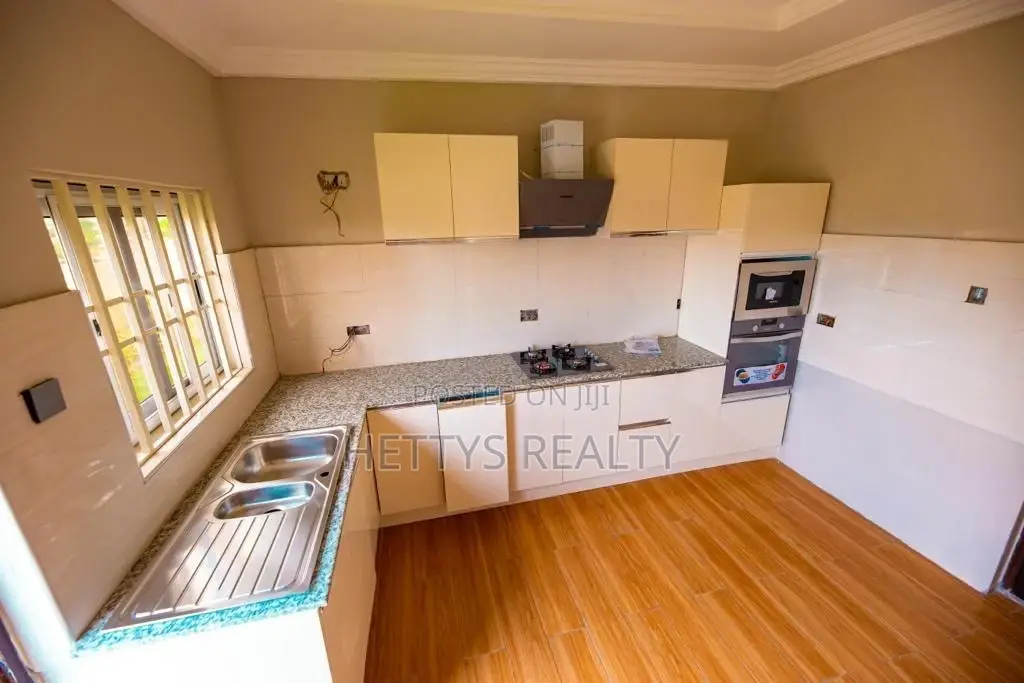 3bdrm House in Oyarifa for sale