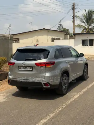 Toyota Highlander Limited Platinum 4x4 V6 (3.5L 6cyl 8A) 2018 Silver