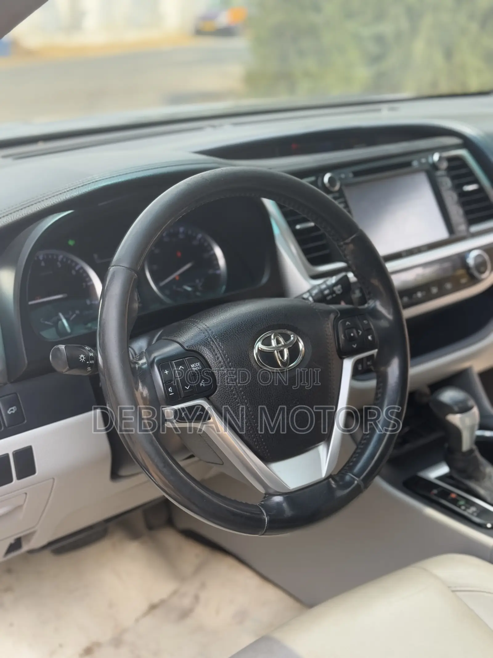 Toyota Highlander XLE 4x4 V6 (3.5L 6cyl 8A) 2017 Blue