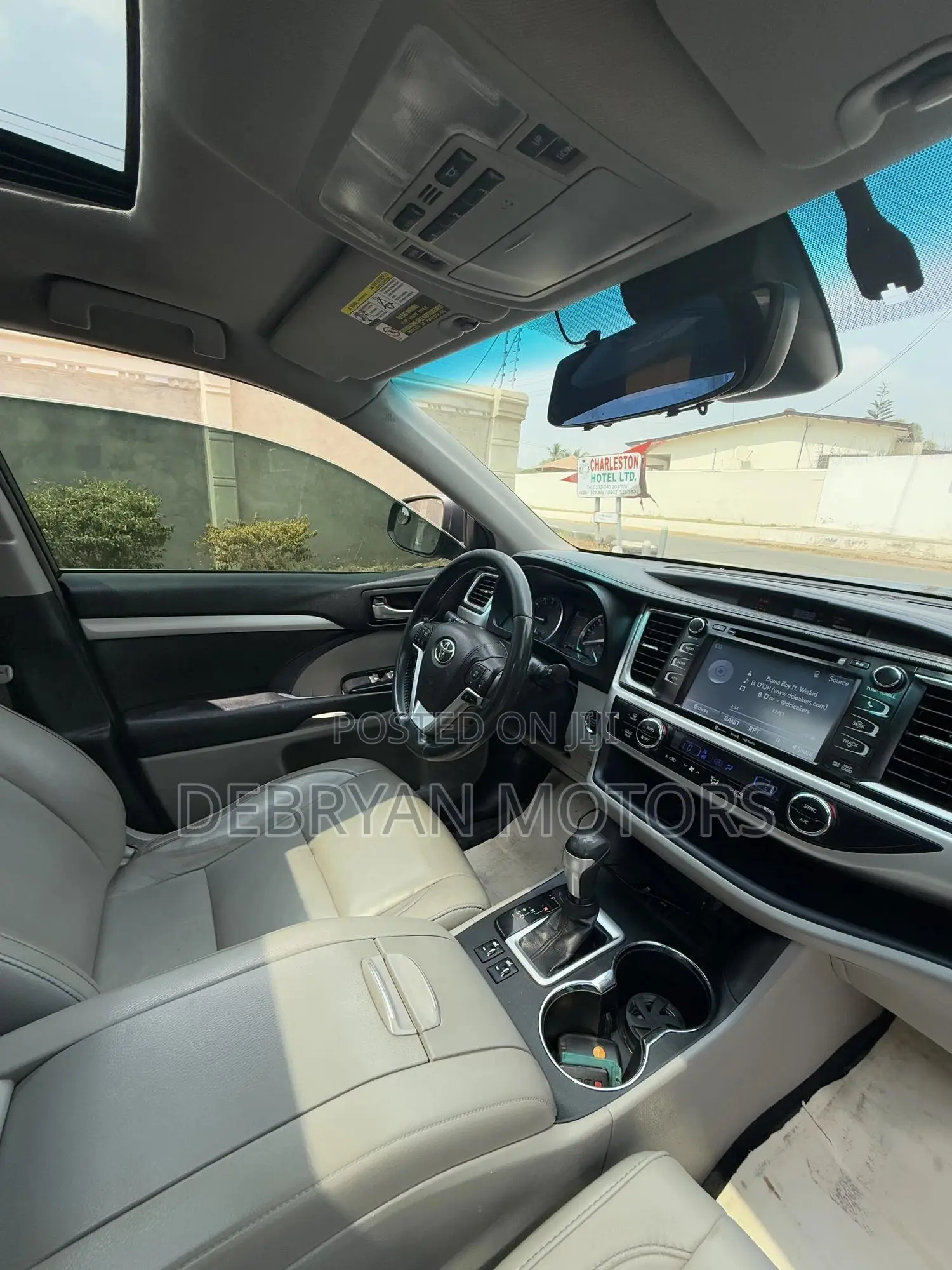 Toyota Highlander XLE 4x4 V6 (3.5L 6cyl 8A) 2017 Blue