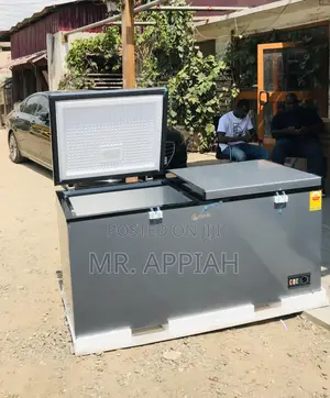 Frosty Find Pearl PCF -6004-25y Double Door Chest Freezer.