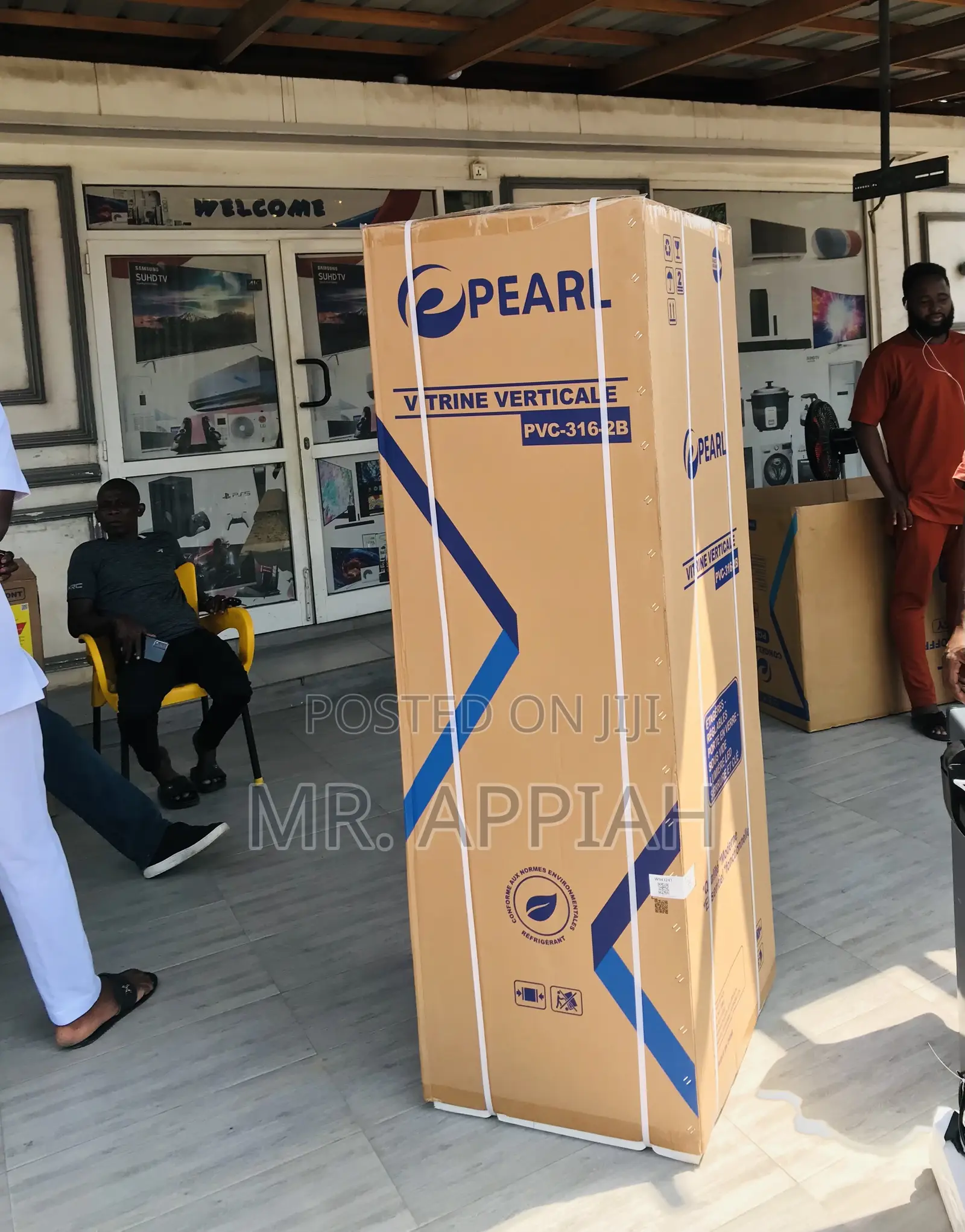 Efficient Pearl PVC-316-2b Single Door Display Fridge.