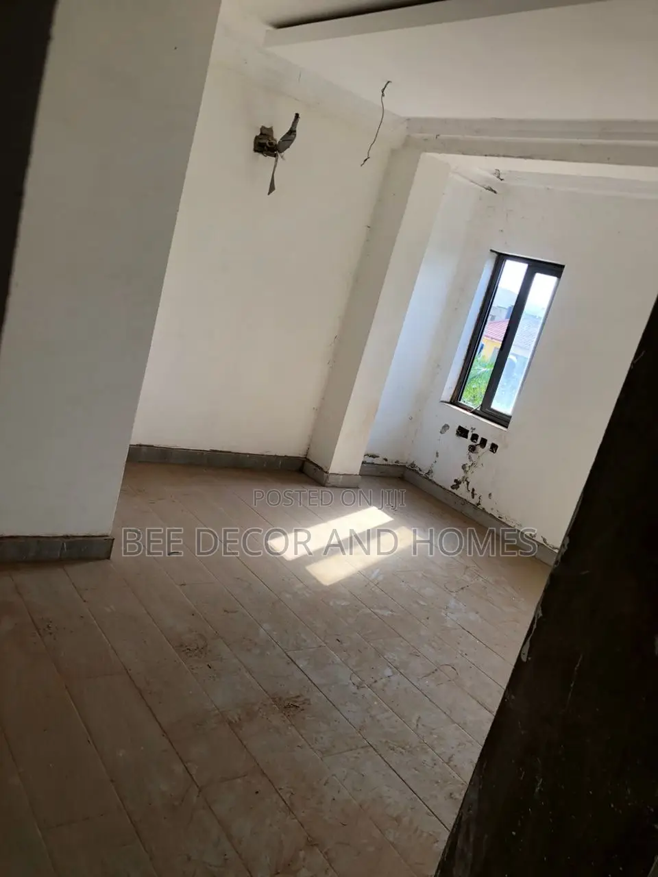 Major Road Side Office Space to Let