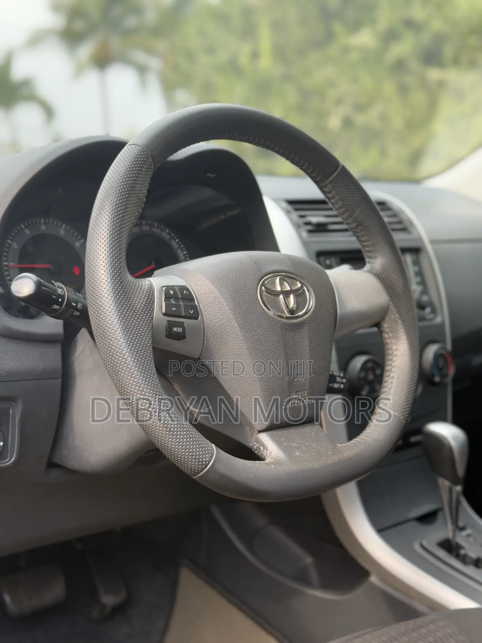 Toyota Corolla LE Special Edition 4dr Sedan (1.8L 4cyl 4A) 2013 Gray