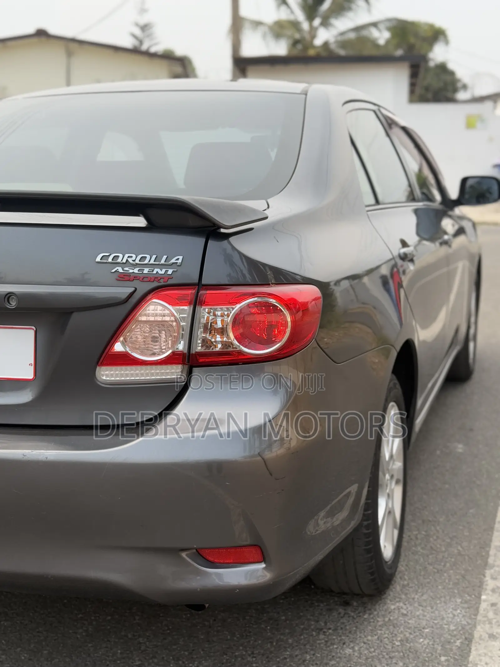 Toyota Corolla LE Special Edition 4dr Sedan (1.8L 4cyl 4A) 2013 Gray
